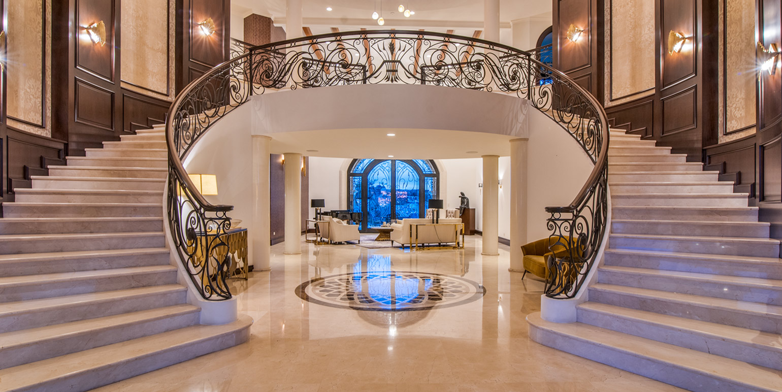 Types of staircases in luxury homes