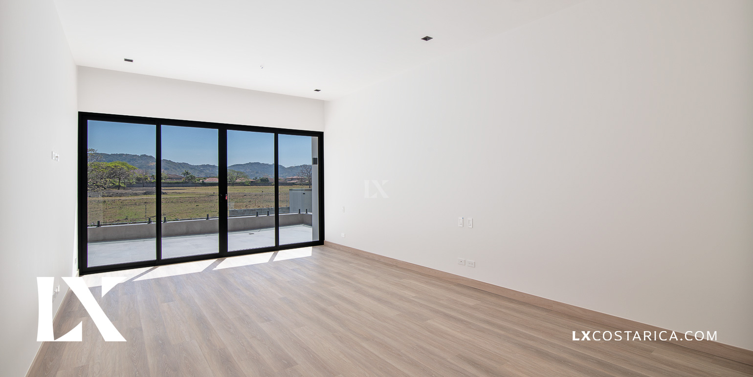 Real Estate Investment Opportunity in Santa Ana