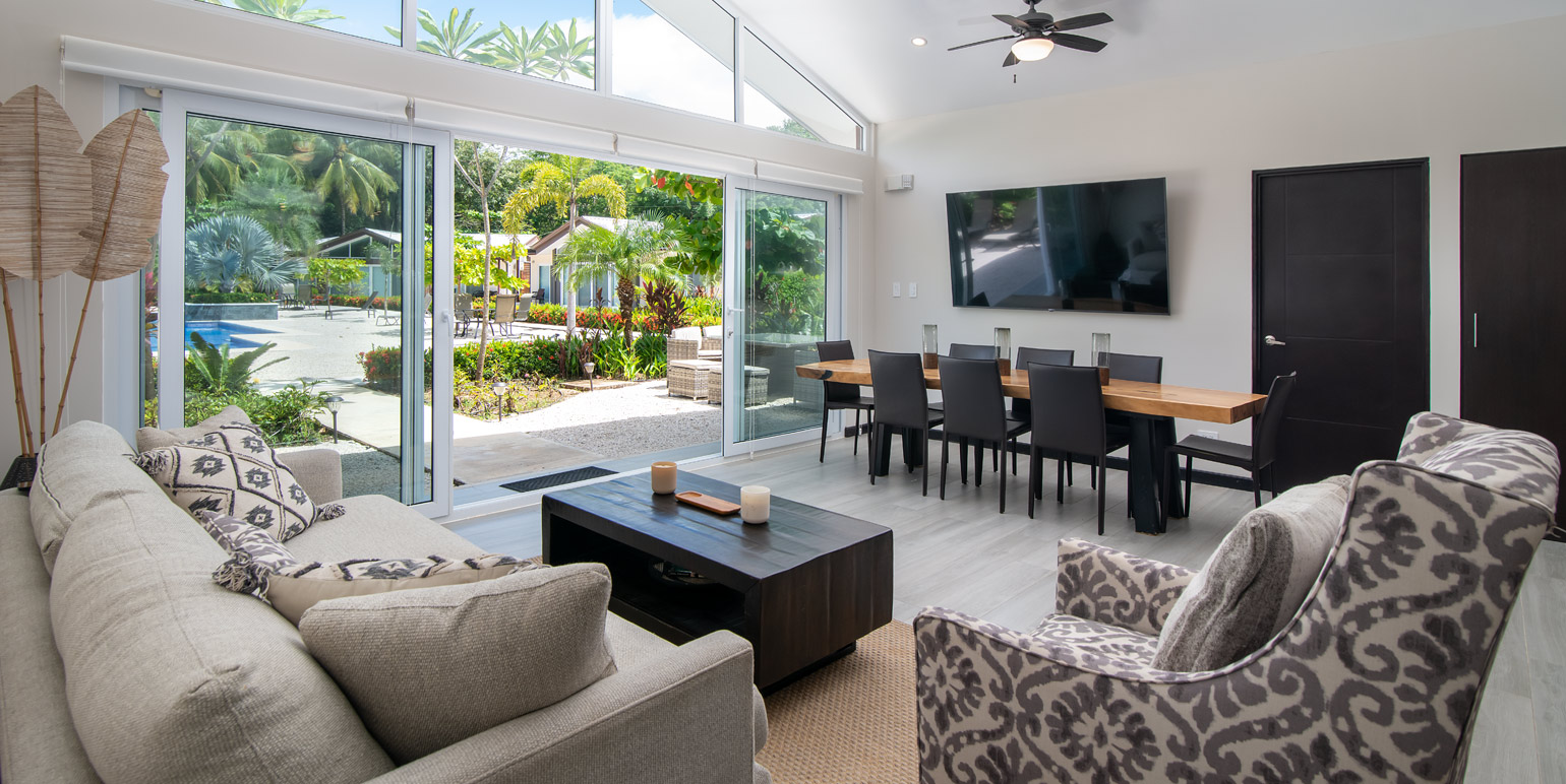 The Point 18 Villa: Modern Living Steps from Playa Avellanas