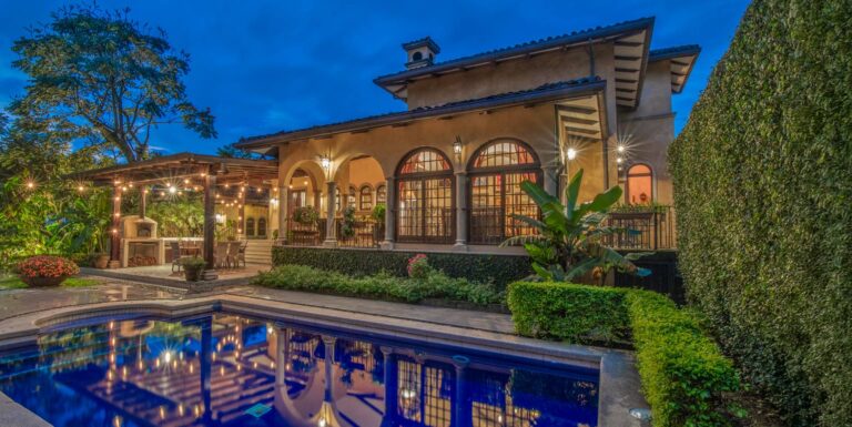 Extraordinary Mediterranean Hacienda: Classic Architecture and Garden Living in Jaboncillos