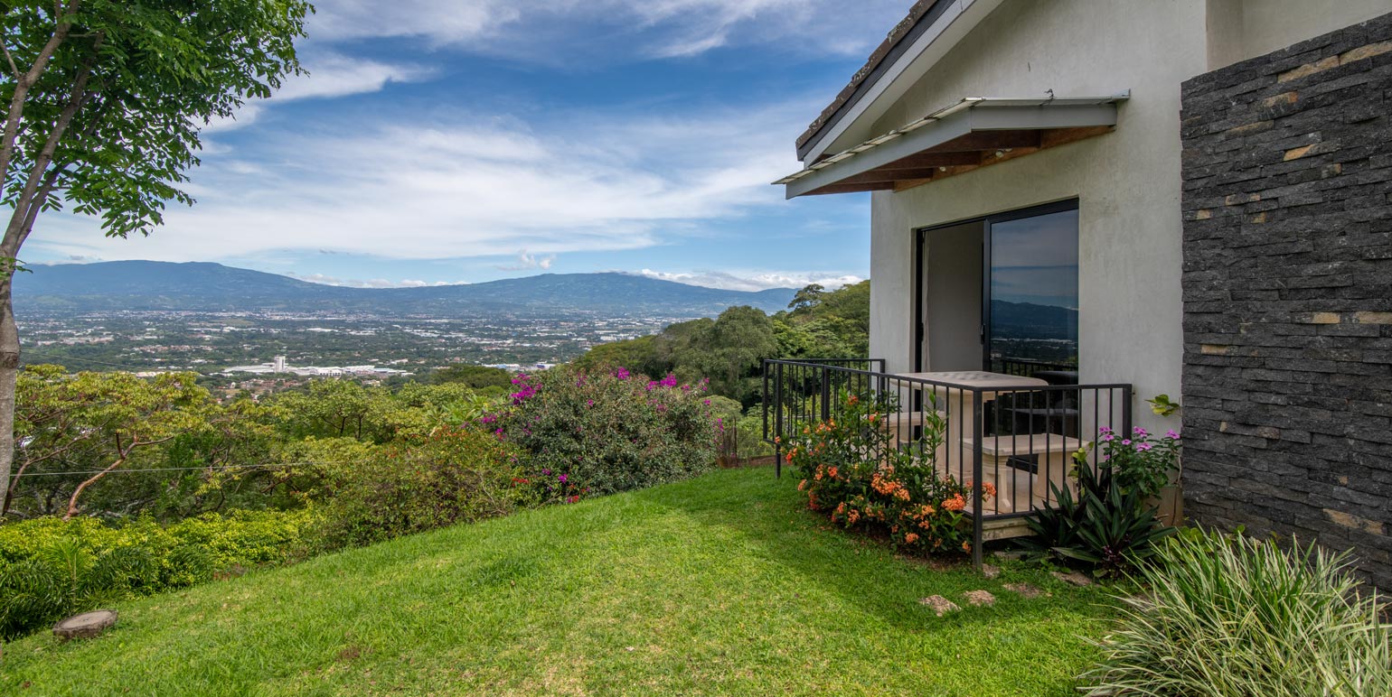 Esmerald Hills Compound: One Hectare with Existing Infrastructure in Piedades