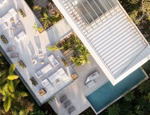 Dos Perspectivas, Un Mismo Paisaje: Un Compound Arquitectónico Privado en Nosara